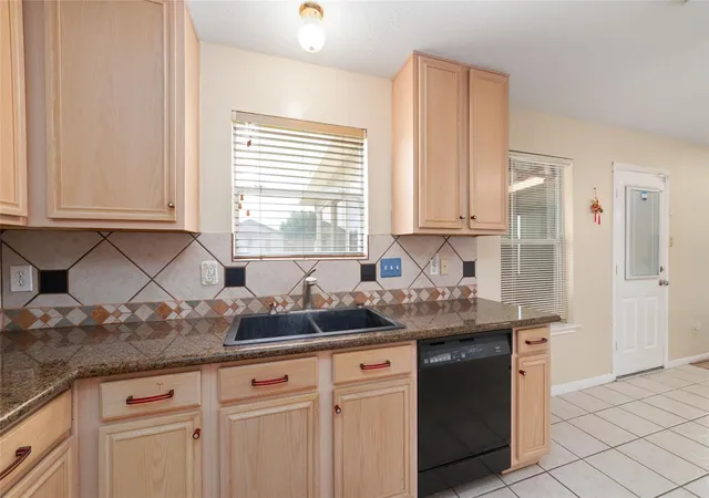 Photo 4 of Single family home for sale at 2235 Heatherwood Dr, Missouri City, TX 77489 | MLS# 86279873 | Listing updated on 2026-08-14
