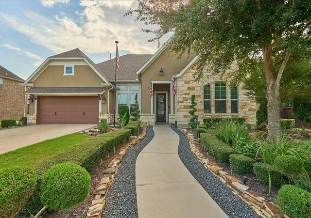 Photo 1 of Sale Pending at 10102 Hooke Dr, Rosharon, TX 77583 | MLS# 49687061 | Listing updated on 2026-08-31