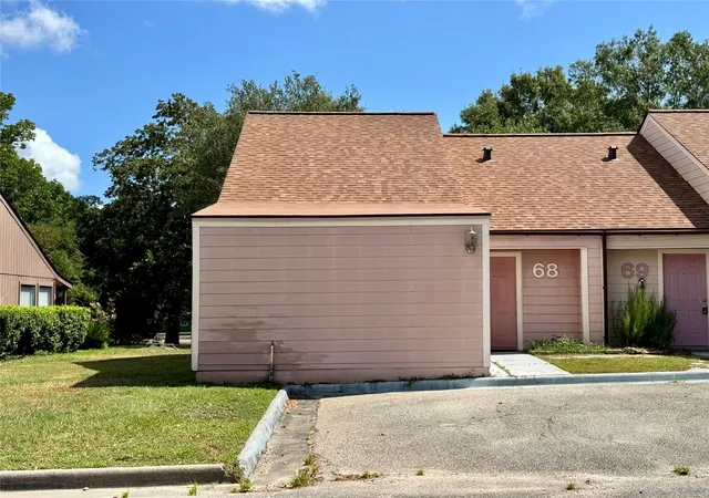 Photo 2 of Townhouse for sale at 68 Westwood Village Dr #TH68, Trinity, TX 75862 | MLS# 15188363 | Listing updated on 2026-08-11