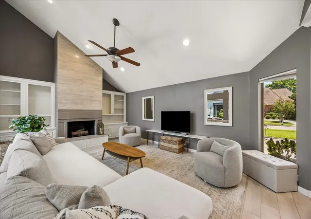 2nd image of 11646 Manor Park Dr, Houston, TX 77077 | MLS# 34430899