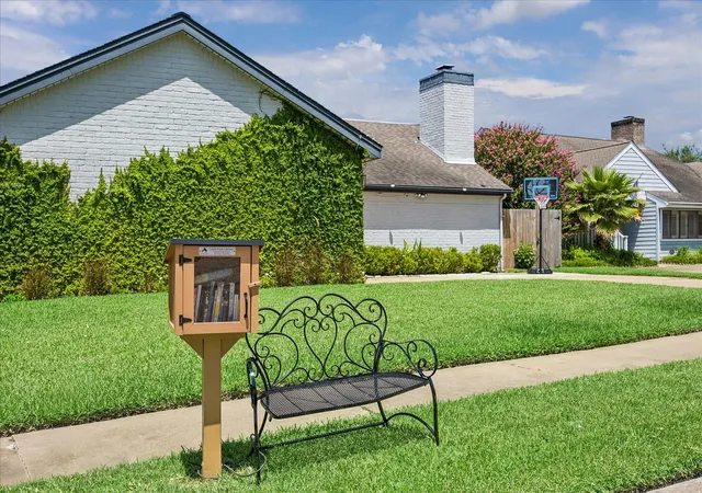 33rd image of 11646 Manor Park Dr, Houston, TX 77077 | MLS# 34430899