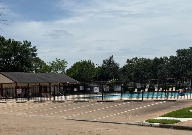29th image of 1534 Alderbrook Dr, Sugar Land, TX 77498 | MLS# 53126930