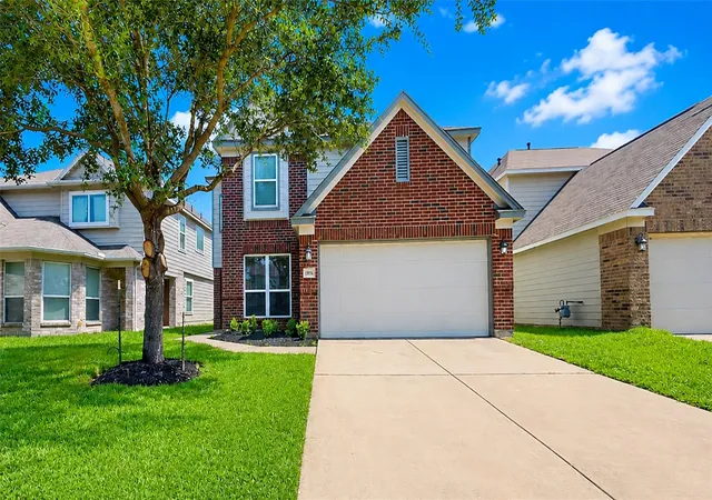 Photo 2 of Sale Pending at 2818 N Red Birch Cir, Houston, TX 77038 | MLS# 97495792 | Listing updated on 2026-09-22