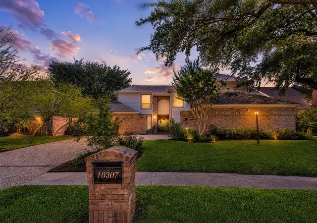 1st image of 10307 Piping Rock Ln, Houston, TX 77042 | MLS# 82170769