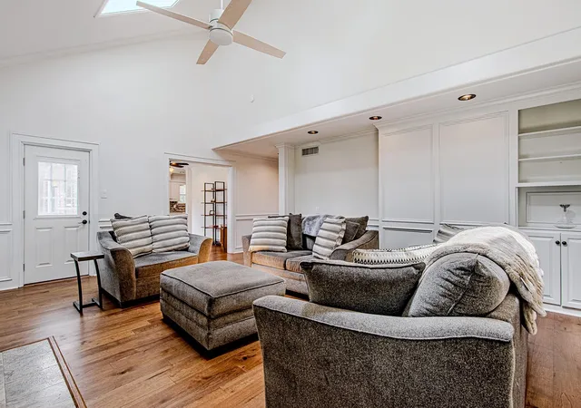 5th image of 10307 Piping Rock Ln, Houston, TX 77042 | MLS# 82170769