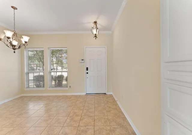 Photo 4 of Single family home for sale at 927 Northgate Springs Dr, Spring, TX 77373 | MLS# 9680530 | Listing updated on 2026-09-11