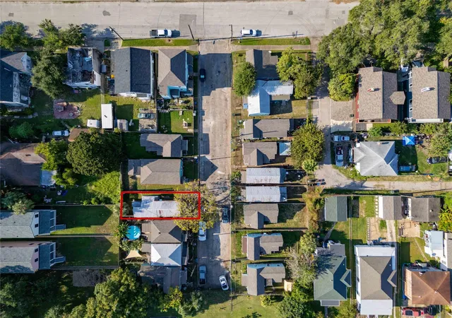 Photo 3 of Single family home for sale at 1511 J H Clouser St, Galveston, TX 77550 | MLS# 78789479 | Listing updated on 2026-08-21