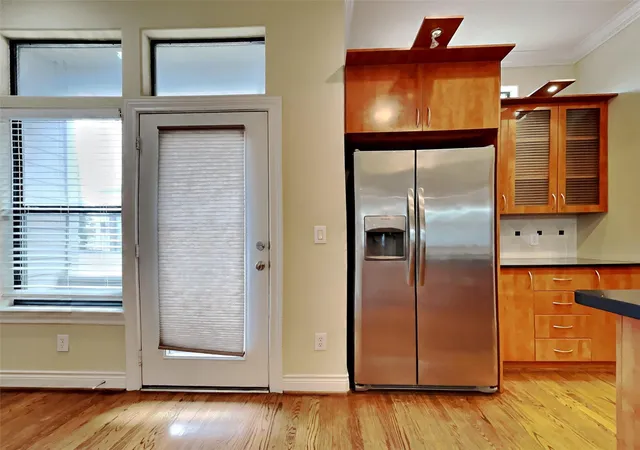 Photo 3 of Townhouse for sale at 1812 Rosalie St, Houston, TX 77004 | MLS# 65561350 | Listing updated on 2026-09-08
