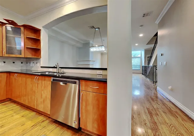 Photo 4 of Townhouse for sale at 1812 Rosalie St, Houston, TX 77004 | MLS# 65561350 | Listing updated on 2026-09-08