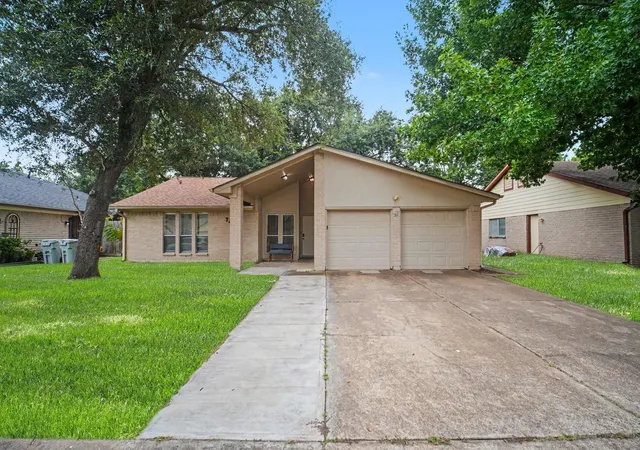 Photo 1 of Single family home for sale at 7419 Shady Vale Ln, Houston, TX 77040 | MLS# 2920197 | Listing updated on 2026-09-10