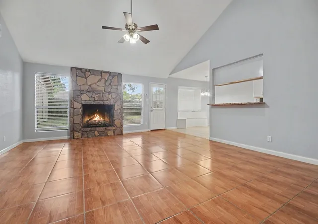 Photo 4 of Single family home for sale at 7419 Shady Vale Ln, Houston, TX 77040 | MLS# 2920197 | Listing updated on 2026-09-10