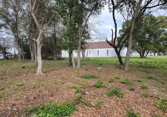 2nd image of 410 8th Avenue North, Texas City, TX 77590 | MLS# 32930208