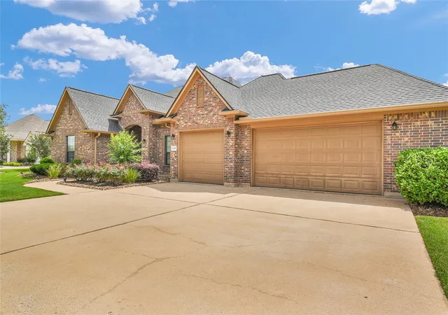 Photo 1 of Sale Pending at 1100 Southern Oaks Dr, Angleton, TX 77515 | MLS# 26833077 | Listing updated on 2026-09-15