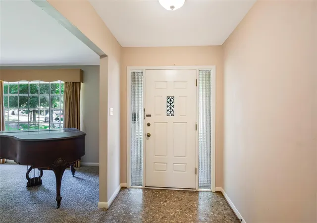 Photo 3 of Sale Pending at 7518 Glenheath St, Houston, TX 77061 | MLS# 65816772 | Listing updated on 2026-09-10