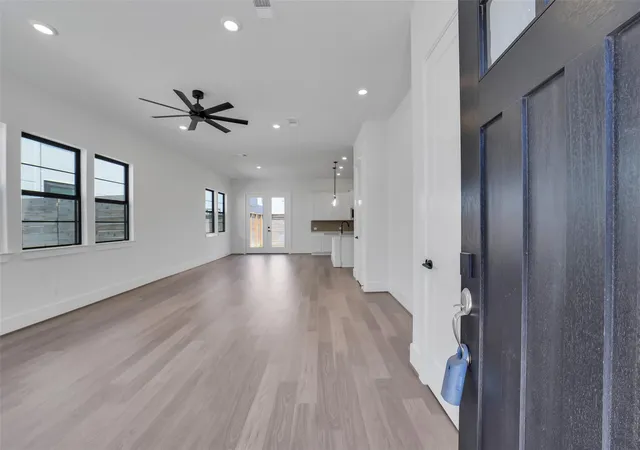 Photo 2 of Single family home for sale at 3211 Royal Oaks Holw Ln, Houston, TX 77082 | MLS# 96838872 | Listing updated on 2026-09-14