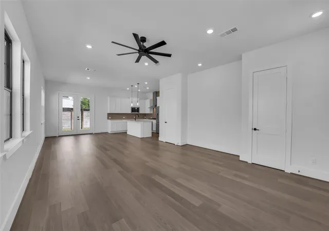 Photo 4 of Single family home for sale at 3211 Royal Oaks Holw Ln, Houston, TX 77082 | MLS# 96838872 | Listing updated on 2026-09-14