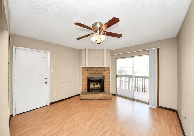 Photo 3 of Condo for sale at 1500 Bay Area Blvd #295, Houston, TX 77058 | MLS# 87048545 | Listing updated on 2026-10-03