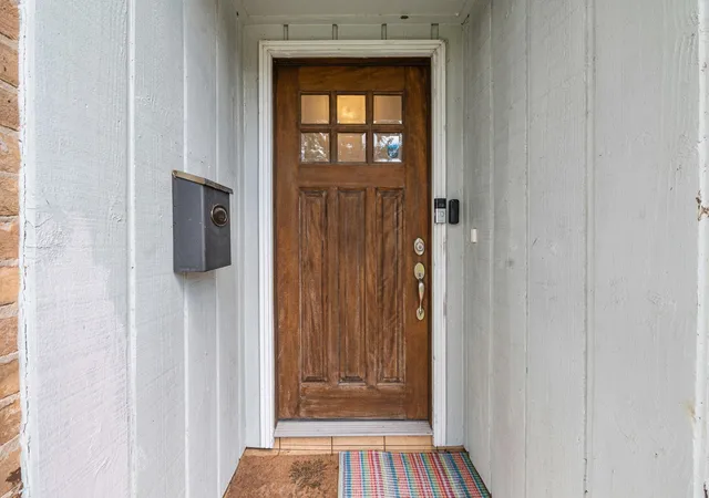 Photo 4 of Single family home for sale at 11910 Mullins Dr, Houston, TX 77035 | MLS# 11824346 | Listing updated on 2026-08-27