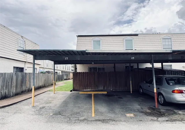 2nd image of 6201 Ranchester Dr, Houston, TX 77036