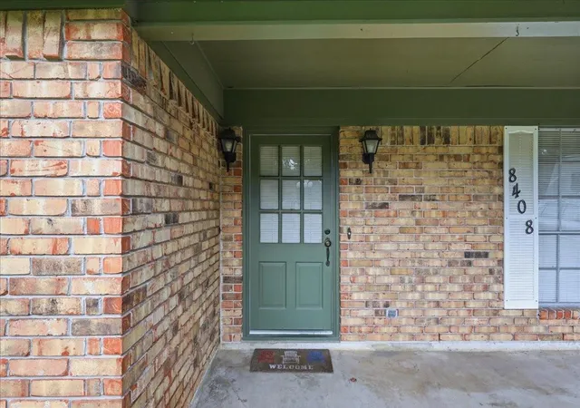 Photo 3 of Single family home for sale at 8408 Friar Tuck Dr, Orange, TX 77632 | MLS# 42341809 | Listing updated on 2026-08-14