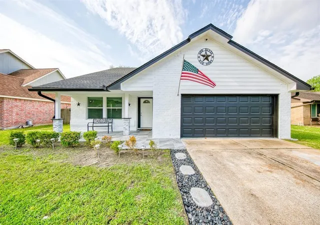 Single family home for sale at 11907 Hedgegate Dr, Houston, TX 77065 | MLS# 50352270