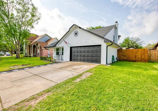 Photo 1 of Single family home for sale at 11907 Hedgegate Dr, Houston, TX 77065 | MLS# 50352270 | Listing updated on 2026-09-21