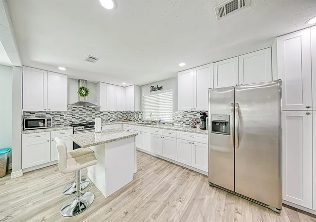 Photo 3 of Single family home for sale at 11907 Hedgegate Dr, Houston, TX 77065 | MLS# 50352270 | Listing updated on 2026-09-21