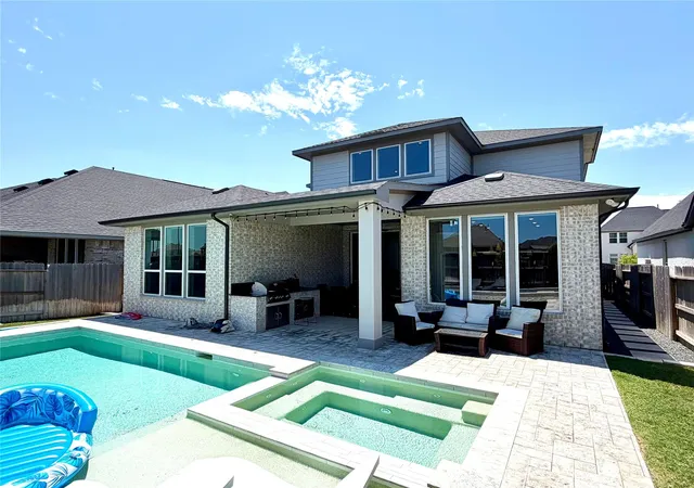 Photo 3 of Single family home for sale at 9214 Trimble Landing Dr, Tomball, TX 77375 | MLS# 53621385 | Listing updated on 2026-10-10