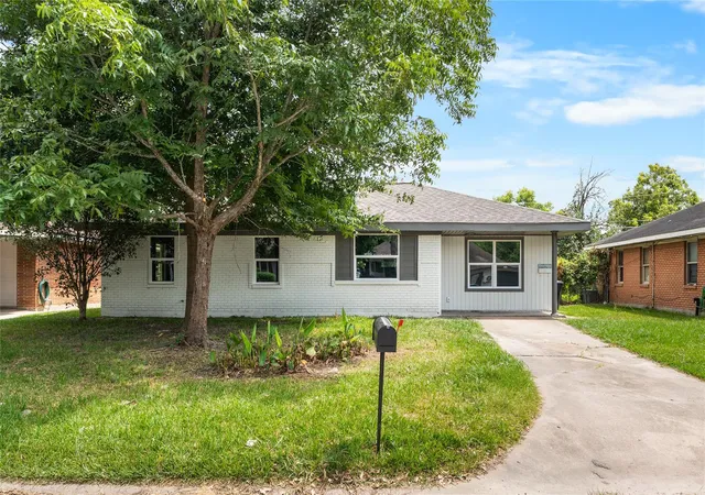image of 3048 Briarwick Lane, Houston, TX 77093 | MLS# 49570288