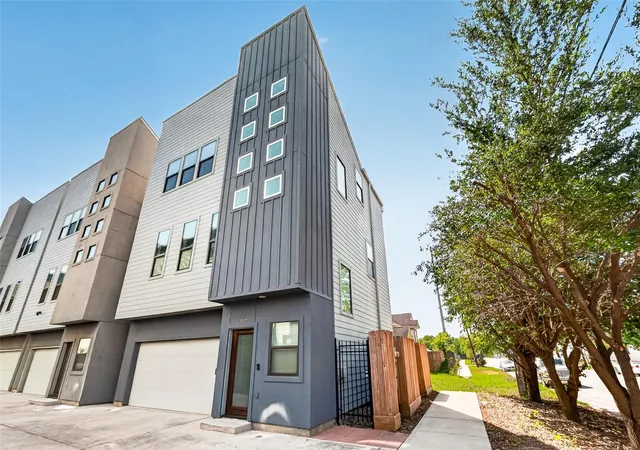 Photo 1 of Sale Pending at 2507 Webster St, Houston, TX 77003 | MLS# 23143797 | Listing updated on 2026-09-17