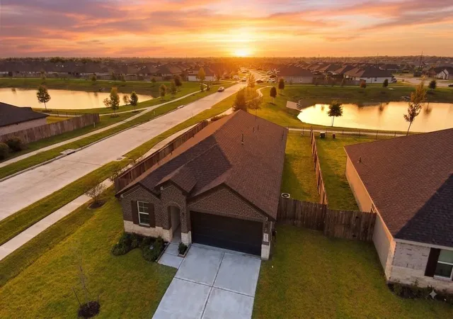 1st image of 8510 Tropical Breeze Wy, Rosharon, TX 77583 | MLS# 78846290