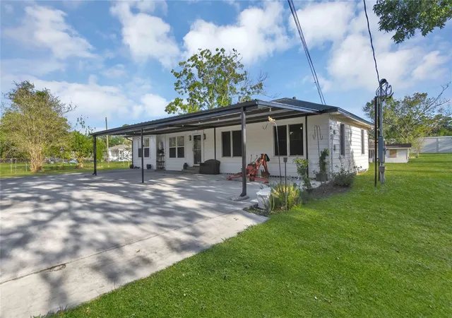 3rd image of 16326 Bear Bayou Dr, Channelview, TX 77530 | MLS# 76182302