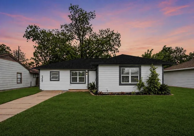 1st image of 5759 Belneath St, Houston, TX 77033 | MLS# 56791988