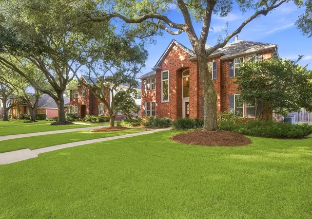 Photo 3 of Single family home for sale at 1215 Rosemeadow Dr, Houston, TX 77094 | MLS# 58309417 | Listing updated on 2026-09-09