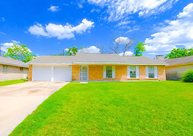Photo 3 of Single family home for sale at 10930 W Bellfort Ave, Houston, TX 77099 | MLS# 56549721 | Listing updated on 2026-08-13