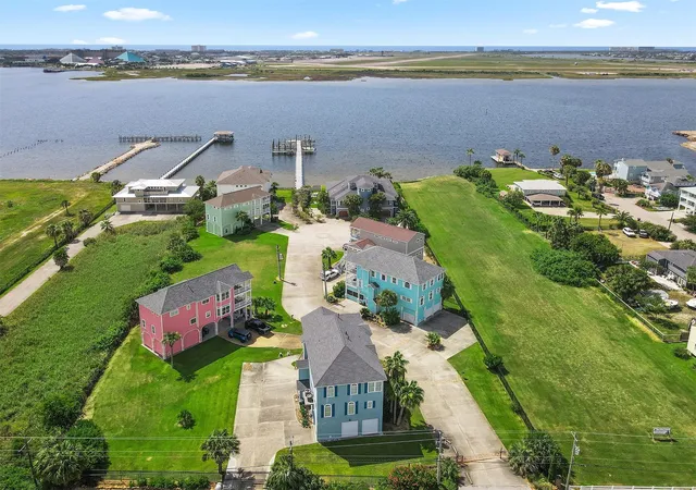 45th image of 1007 Lillian Ln, Galveston, TX 77554 | MLS# 6477402