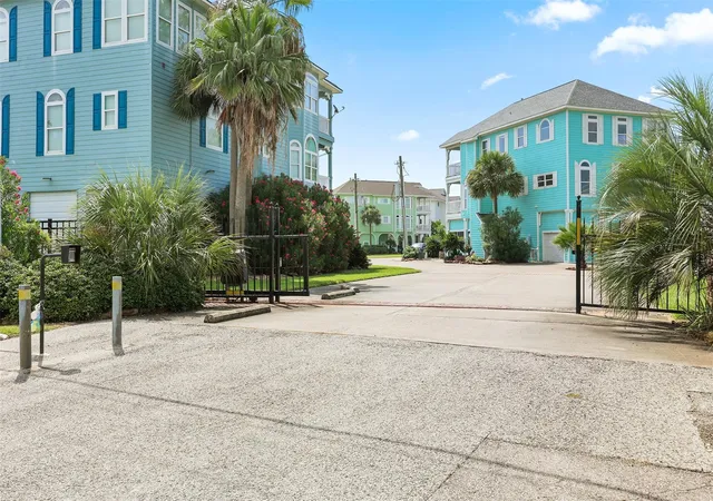 5th image of 1007 Lillian Ln, Galveston, TX 77554 | MLS# 6477402