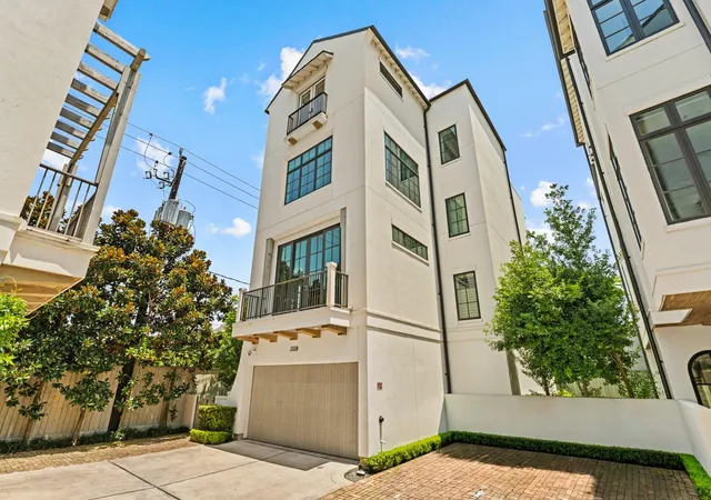 Photo 4 of Single family home for sale at 2328 Bissonnet St, Houston, TX 77005 | MLS# 30917754 | Listing updated on 2026-09-13
