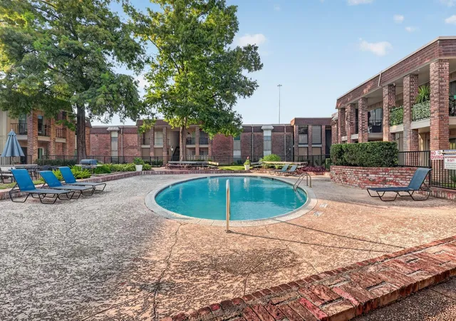 3rd image of 7575 Katy Fwy, Houston, TX 77024