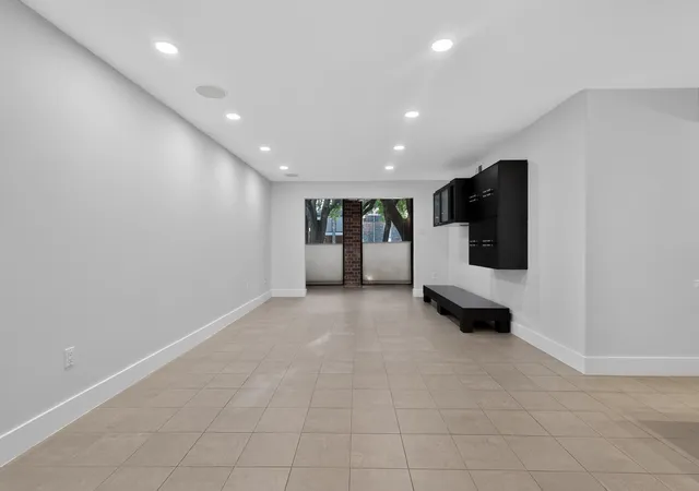 5th image of 7575 Katy Fwy, Houston, TX 77024
