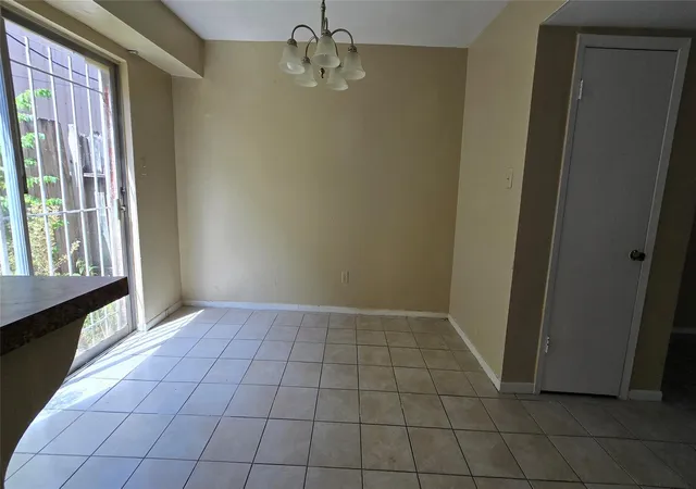 5th image of 1403 Blalock Rd #11, Houston, TX 77055 | MLS# 74125626