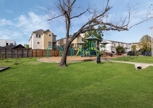 24th image of 5813 Darling St #A, Houston, TX 77007 | MLS# 4068601