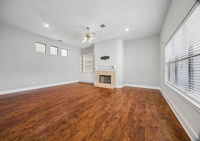 3rd image of 5813 Darling St #A, Houston, TX 77007 | MLS# 4068601