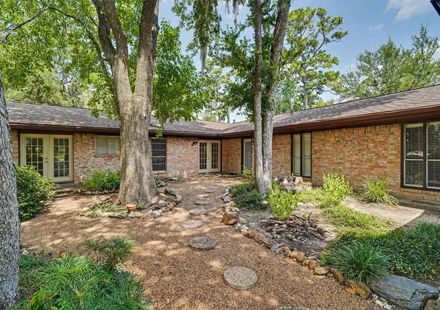 1st image of 2301 Longwood Dr, Pearland, TX 77581 | MLS# 68521745