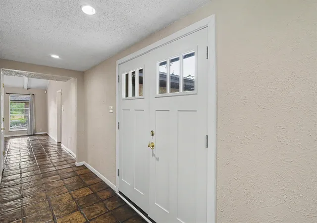 3rd image of 2301 Longwood Dr, Pearland, TX 77581 | MLS# 68521745