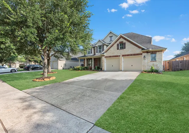 2nd image of 13027 Gentle Water Dr, Houston, TX 77044 | MLS# 54584272