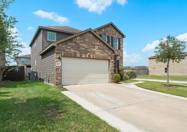 Photo 3 of Single family home for sale at 6755 Cortenridge Ln, Houston, TX 77048 | MLS# 81171242 | Listing updated on 2026-08-11