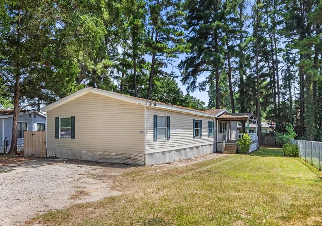 2nd image of 14279 Shadow Bay Dr, Willis, TX 77318 | MLS# 4591282