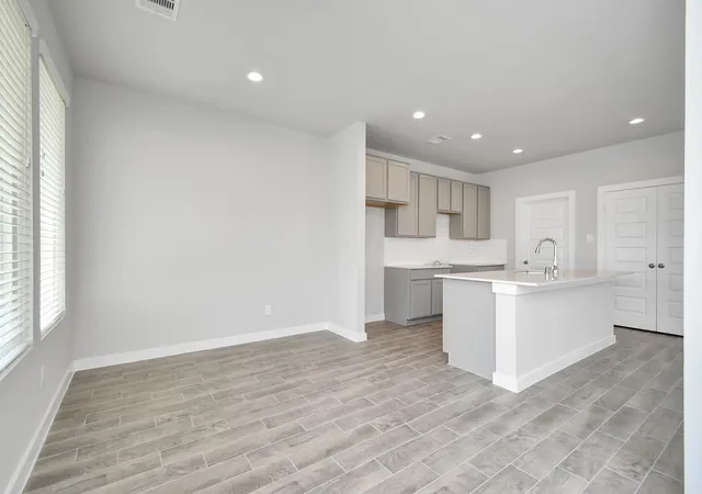 Photo 4 of Single family home for sale at 15951 Sycamore Maple Ln, Cypress, TX 77429 | MLS# 20382030 | Listing updated on 2026-09-18