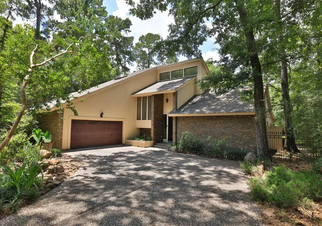 Photo 2 of Single family home for sale at 44 Indian Clover Dr, Spring, TX 77381 | MLS# 35397476 | Listing updated on 2026-08-30